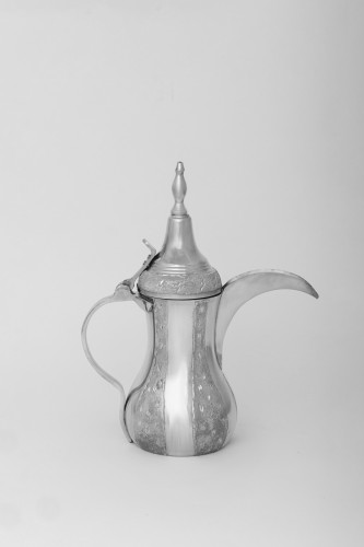 دلة فضي وسط هندية