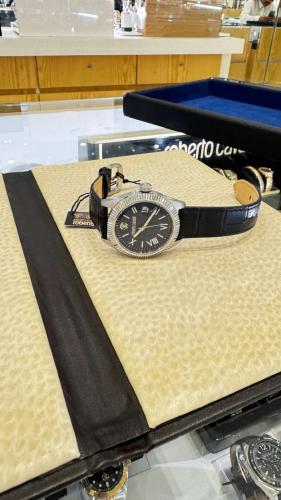 ساعة روبيرتو كفالي