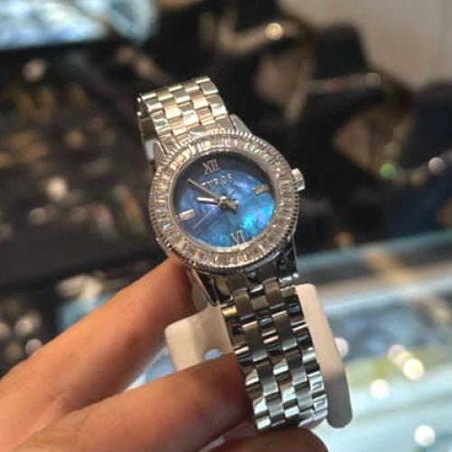 ساعة نسائية روووعة من زيروس