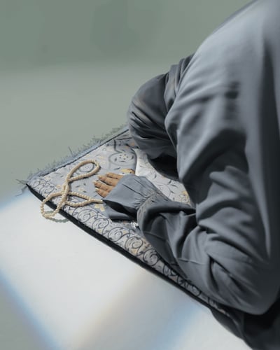 سجادة صلاة عبق الفردوس