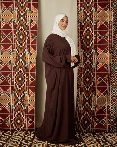 شرشف صلاة بني غامق - بسحاب وأكمام مطاطية