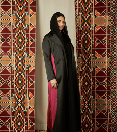 عباية تفته بلونين الأسود والعودي