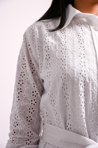 فستان أبيض - ركامه