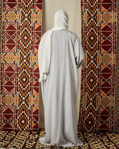 شرشف صلاة رمادي فاتح - بسحاب وأكمام مطاطية