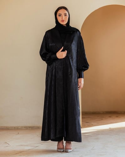 عباية سوداء ستان جاكار تايقر