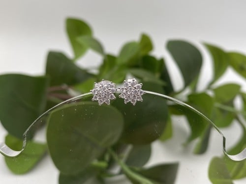 حلق فضة نسائي بتصميم بشكل نجمة