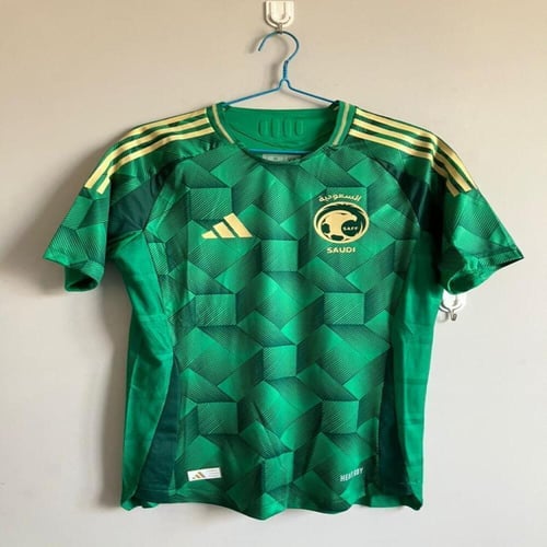 تيشيرت المنتخب السعودي الأخضر 2024-2025 نسخة اللاع...
