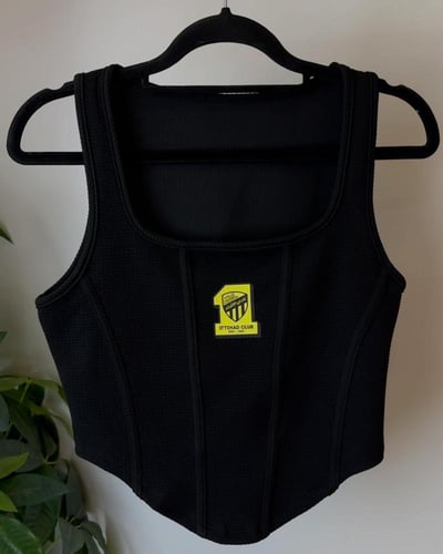 بلوزة مع تيشيرت نادي الاتحاد