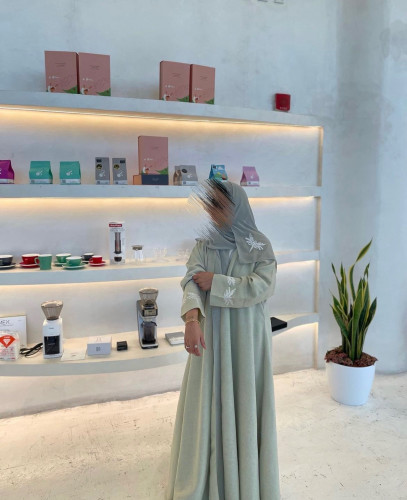 Green linen abaya