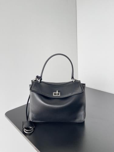 شنطة بالنسياقا 22cm