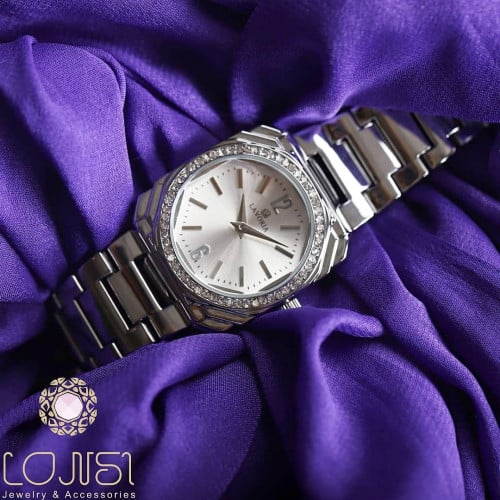 ساعة نسائية من لافوريا