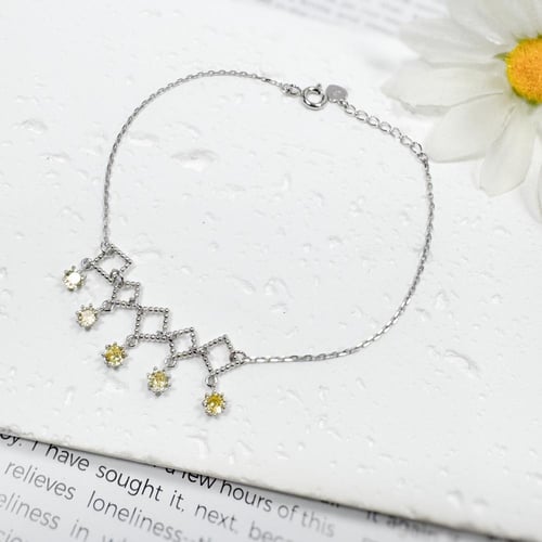 925 Silver bracelet with dangling zircon stones