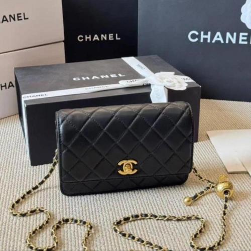 شنطة شانيل لون اسود شامل ملحقاتها والتغليف