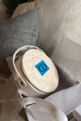 شنطة ديور لون بيج