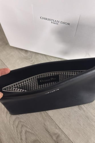 باوتش ديور من هدايا البوتيك