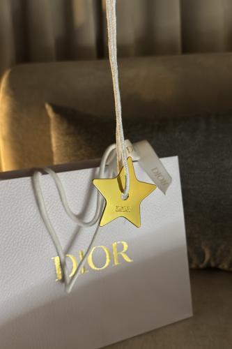 نجمة Dior الاصليه حديد