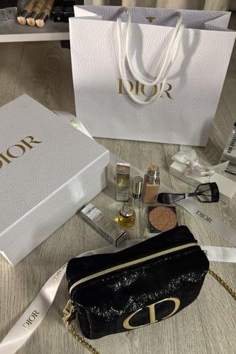 بكج Dior الأصلي شامل المنتجات والتغليف مجاناً