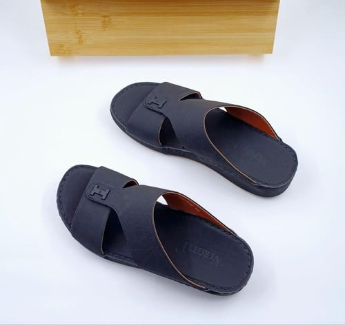 نعال رجالي قطري