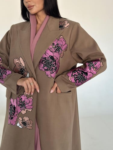 عباية جوخ مع تطريز طباعه