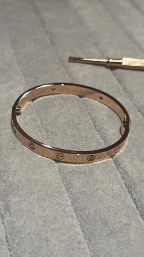 اسورة لوف روز قولد عريضة- بدايموند