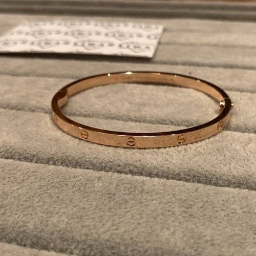 اسورة لوف سادة -روز قولد