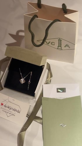 سلسال فينتاج الامبرا سلفر - بدايموند