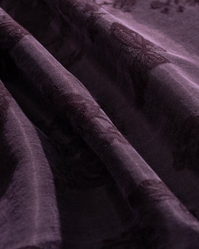 عباية حرير تركي جاكار - لون عنابي أنيق فاخر من كوي...