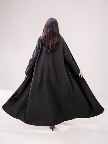 جوخ شتوي تطريز وكرستال -لون اسود