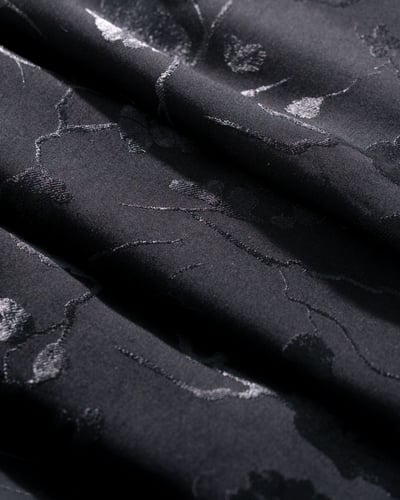 عباية حرير ياباني مبطن -لون اسود فاخر تصميم أنيق ن...