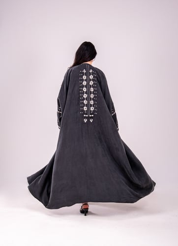 عباية حرير ياباني صيفية– لون أسود انيق فاخرة