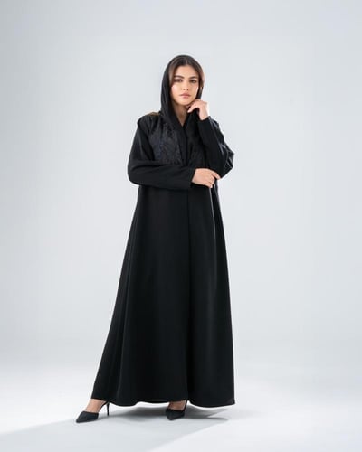 عباية كريب إندونيسي بتفاصيل دانتيل - لون أسود راقي...