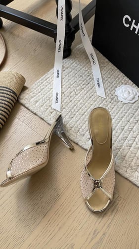 هيلز شانيل| chanel