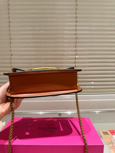 شنطه فالنتينو| Valentino