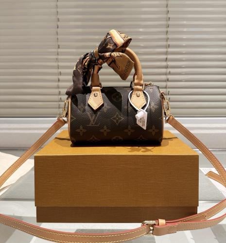 شنطه لوي فيتون |LV