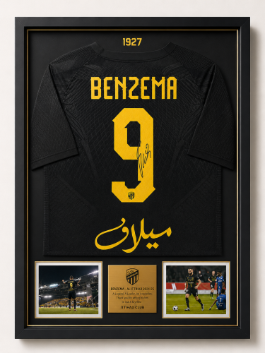 تيشيرت بنزيما الأسود بتوقيعه مع الإتحاد موسم 2025...