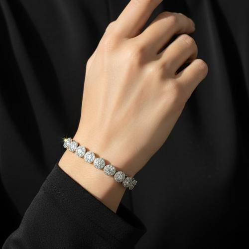 سوار فضي دائري فاخر مرصع بالزركون – بريق يلفت الأن...