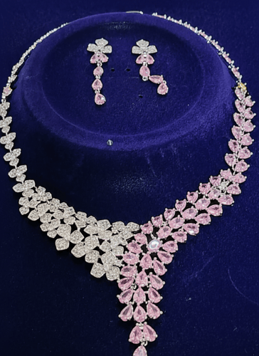 طقم مجوهرات فضي فاخر بأحجار وردية وشفافة طقم زركون...