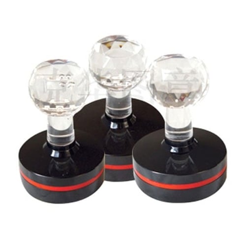 Regular crystal seal
