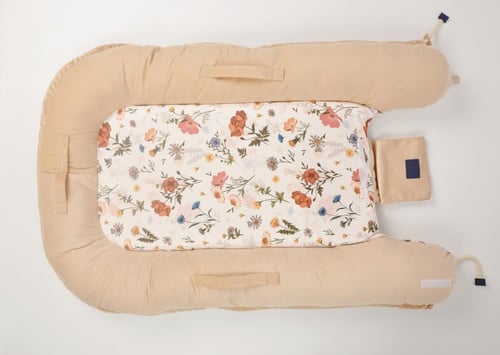 مهد مواليد متنقل