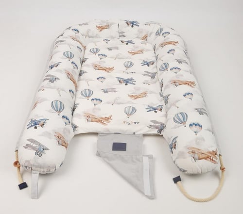 مهد مواليد متنقل