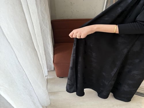 جاكار أسود كلوش