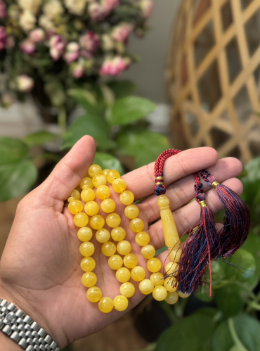 سبحة C35 تراب كهرمان مع تعليقه قماش عدد الخرز 51 م...