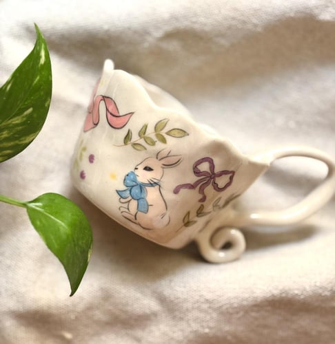 كوب ريفي مع الصحن