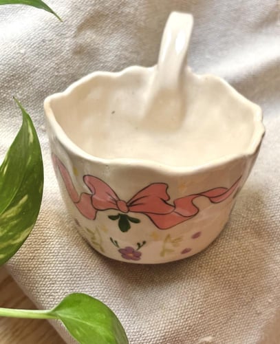 كوب ريفي مع الصحن