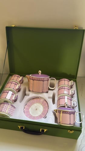 مجموعة كاملة من الإبريق والاكواب بالون الوردي ماست...