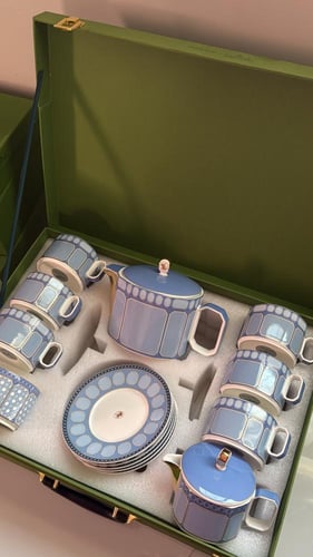 مجموعة كامله من الابريق والاكواب بالون الازرق ماست...