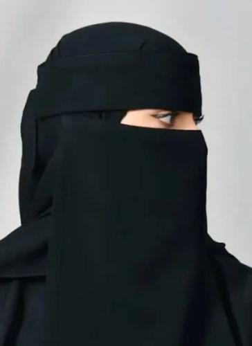 نقاب اسود متوسط الطول بغطاء