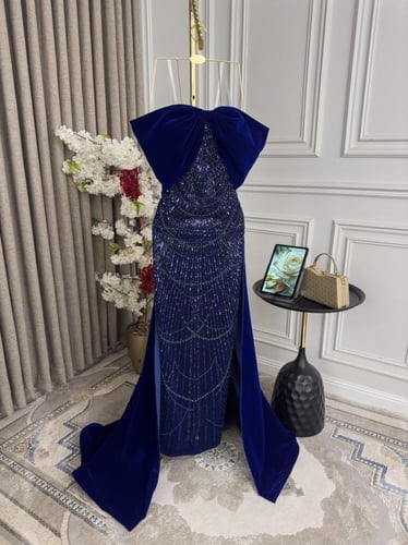 فستان سهرة انيق مطرز جوخ مخمل