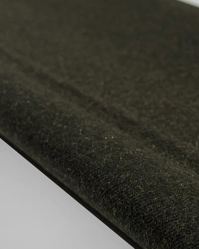 الجوخ - الأسود الذهبي