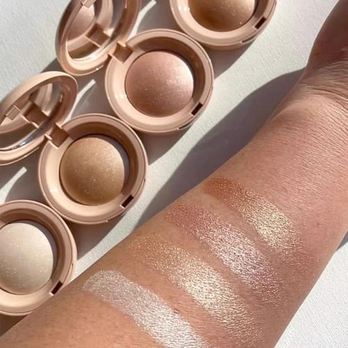 بودرة إضاءة الوجه – لون خفيف يدوم طويلاً ويمنح توه...